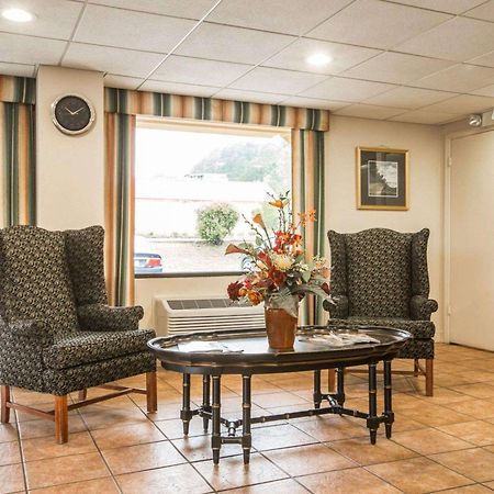 Econo Lodge Inn & Suites At Fort Moore Columbus Esterno foto